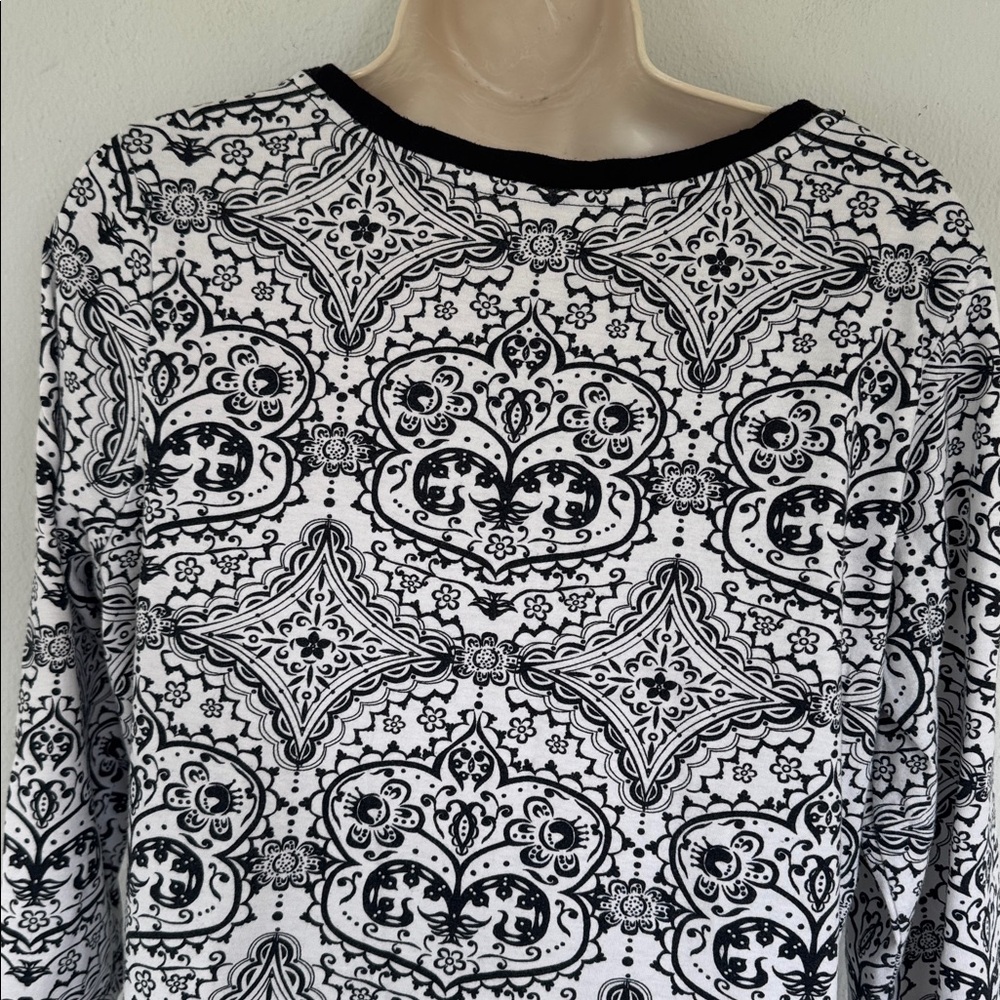 Coral Bay black white henna medallion print notch neckline 3/4 sleeve top small - Picture 11 of 15